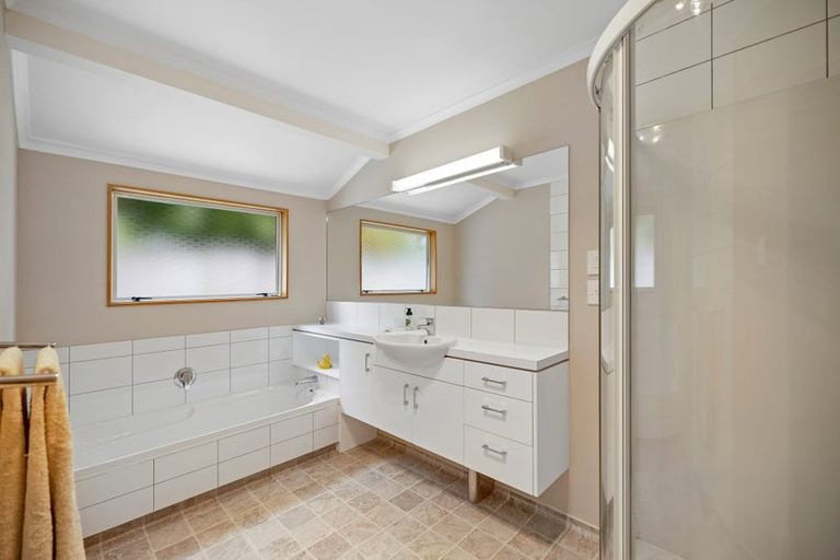 Photo of property in 3c Larsen Place, Merrilands, New Plymouth, 4312