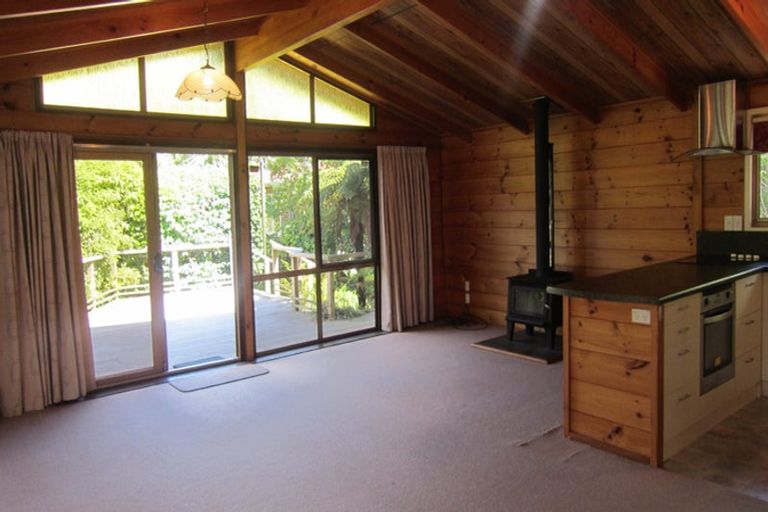 Photo of property in 194 Te Moana Road, Waikanae, 5036