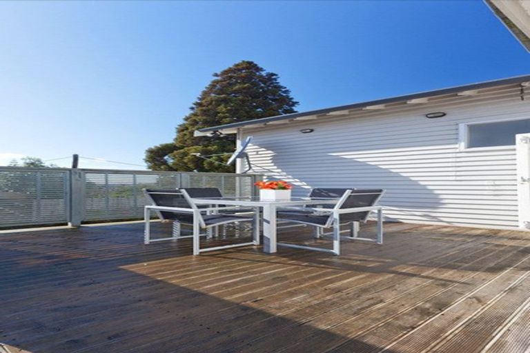 Photo of property in 12 Nikau Street, New Lynn, Auckland, 0600