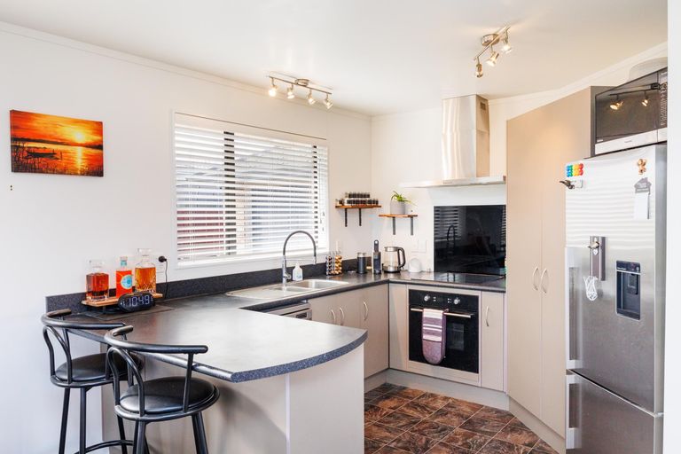Photo of property in 55 Meridian Grove, Kelvin Grove, Palmerston North, 4414