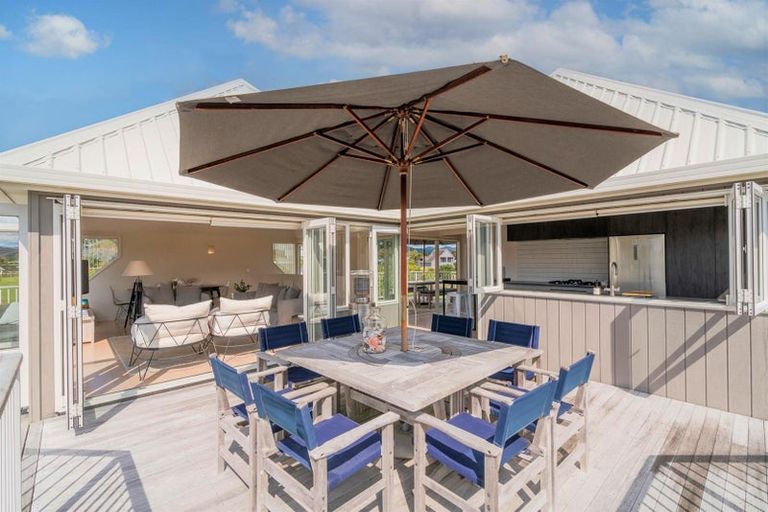 Photo of property in 100 Cordyline Crescent, Matarangi, Whitianga, 3592