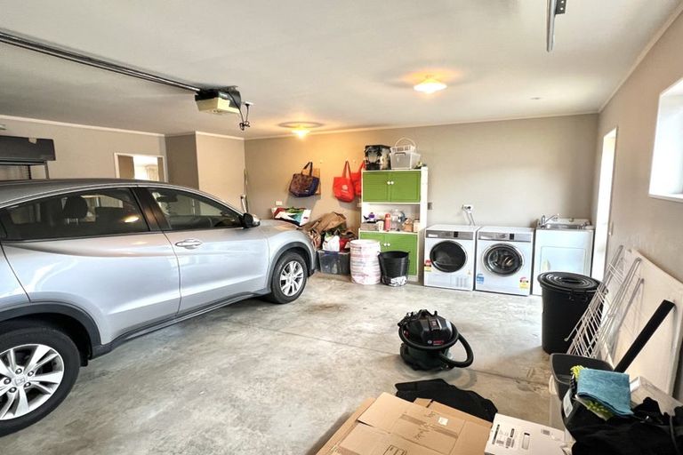 Photo of property in 79 Te Puia Drive, Aotea, Porirua, 5024