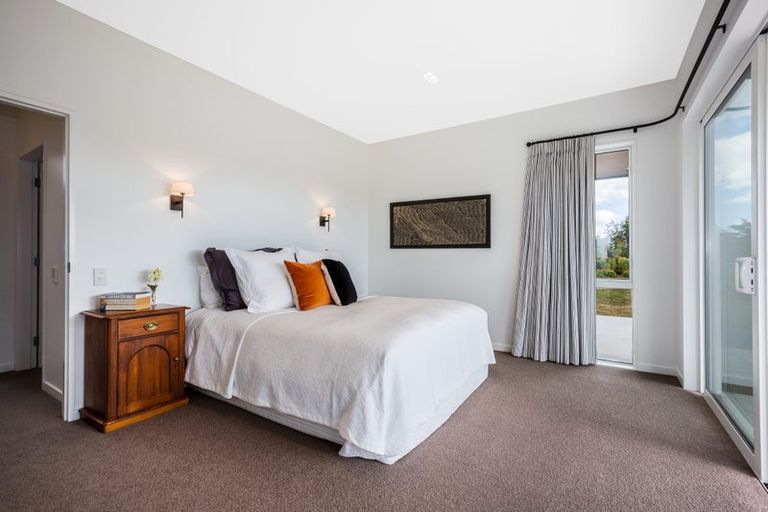 Photo of property in 67 Tarahunga Road, Levin, 5571