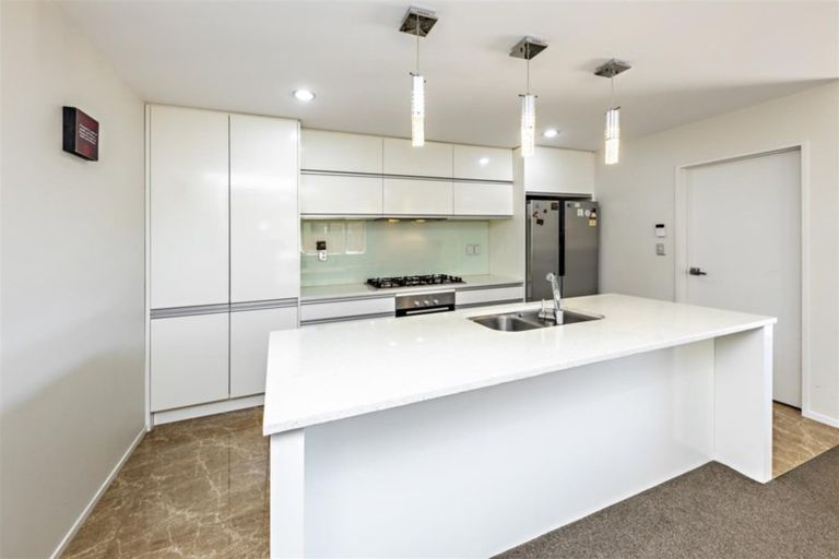Photo of property in 384 Ormiston Road, Flat Bush, Auckland, 2019