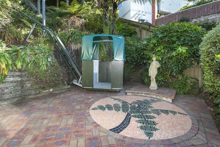 Photo of property in 31 Rawhiti Terrace, Kelburn, Wellington, 6012