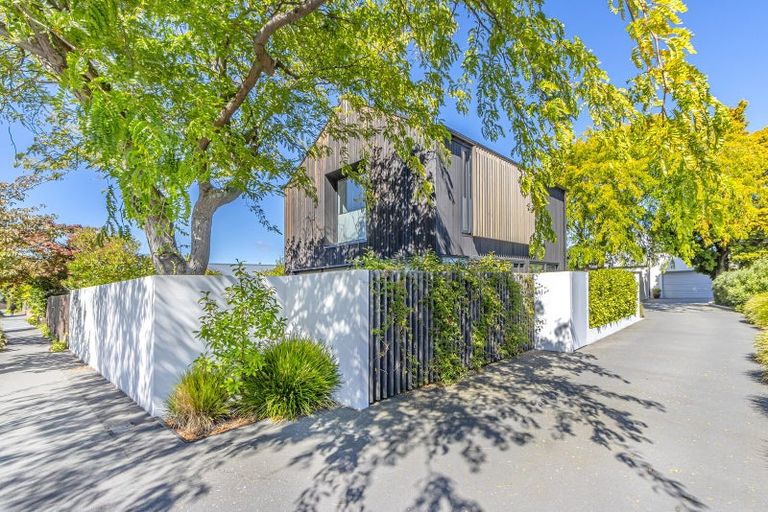 Photo of property in 74 Merivale Lane, Merivale, Christchurch, 8014