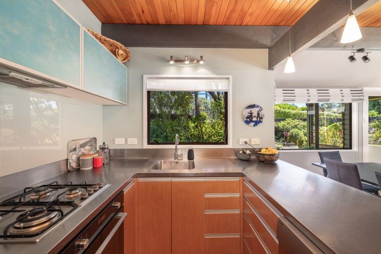 Photo of property in 5 Te Ara Crescent, Diamond Harbour, Lyttelton, 8971