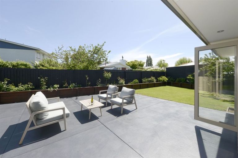 Photo of property in 8 Seagrave Place, Ilam, Christchurch, 8041