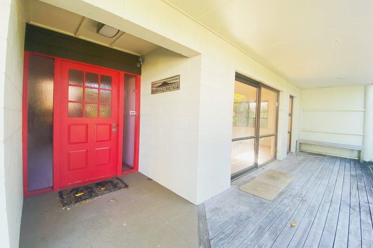 Photo of property in 1/28 Rangitoto Terrace, Milford, Auckland, 0620