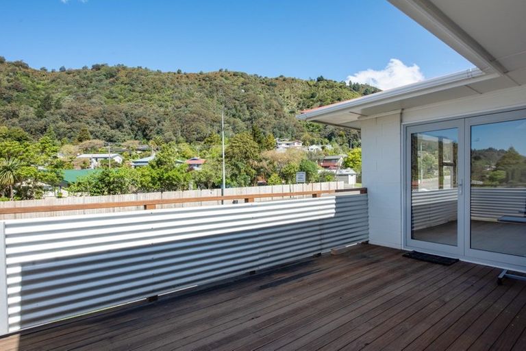 Photo of property in 51 Wairau Road, Picton, 7220