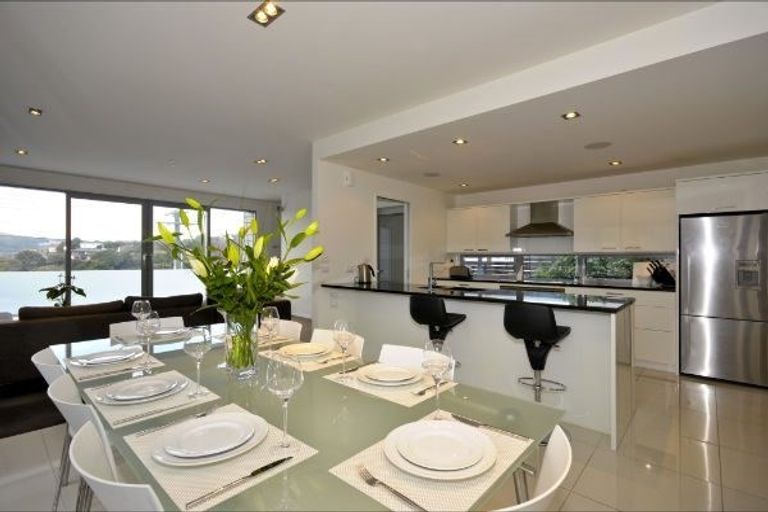 Photo of property in 1 Upper Lewisville Terrace, Thorndon, Wellington, 6011