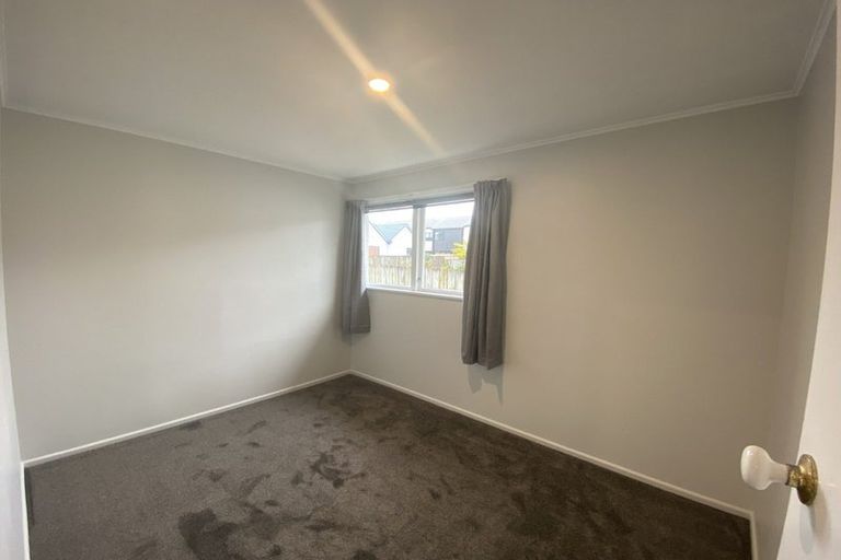 Photo of property in 8 Lendic Avenue, Henderson, Auckland, 0612
