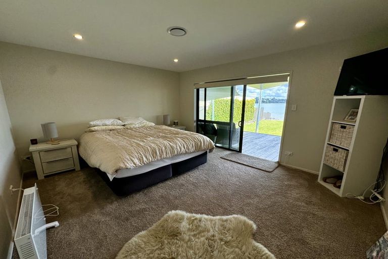 Photo of property in 62 The Terrace, Herald Island, Auckland, 0618