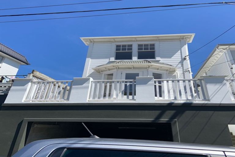 Photo of property in 54 Porritt Avenue, Mount Victoria, Wellington, 6011