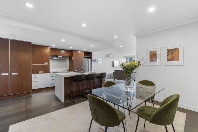 Photo of property in 225 Lake Terrace, Waipahihi, Taupo, 3330