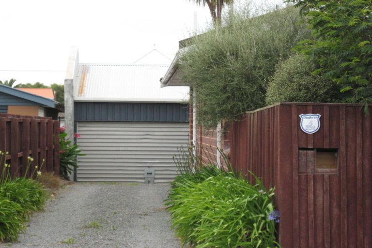 Photo of property in 18 Malta Crescent, South New Brighton, Christchurch, 8062