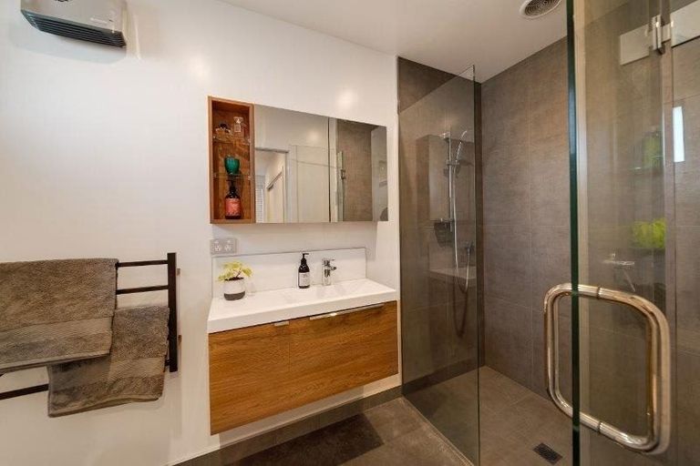 Photo of property in 1 Edna Lane, Lake Hawea, Wanaka, 9382