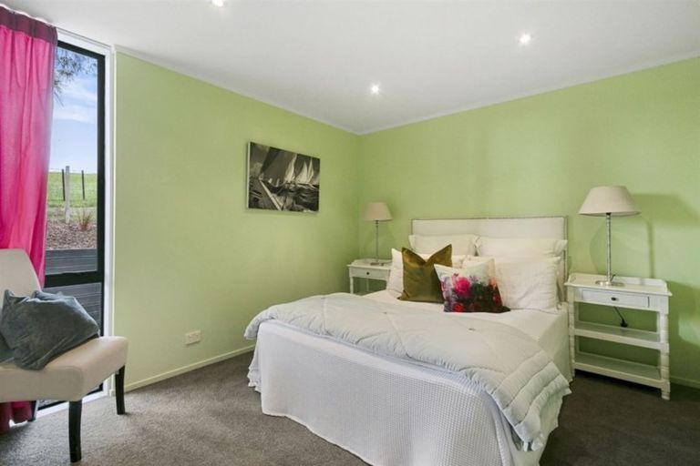 Photo of property in 243 Clevedon Kawakawa Road, Clevedon, Papakura, 2585