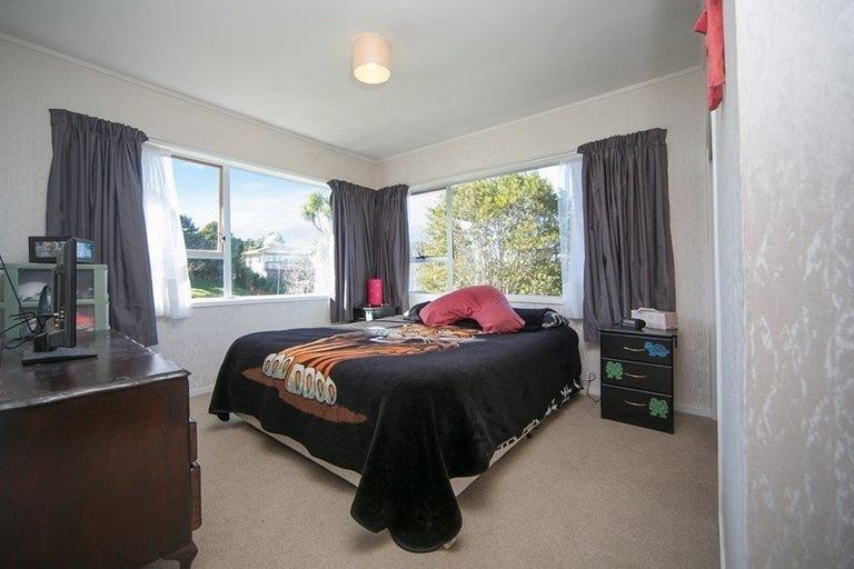 Photo of property in 6 Sunnylaw Place, Glen Eden, Auckland, 0602