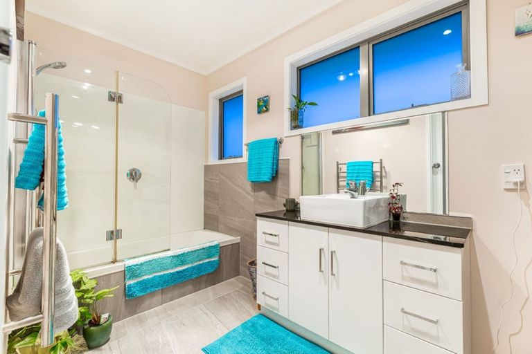 Photo of property in 166 Royal Road, Massey, Auckland, 0614