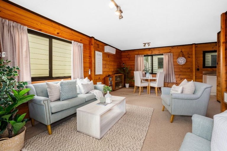 Photo of property in 2 Te Arawi Street, Takapuwahia, Porirua, 5022