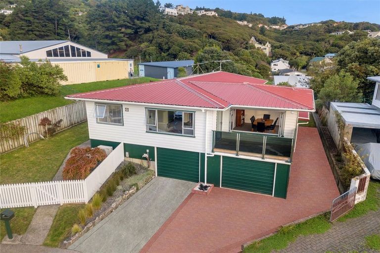 Photo of property in 14 Spey Place, Papakowhai, Porirua, 5024