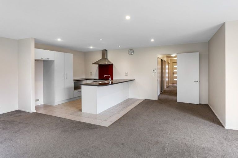 Photo of property in 18 Date Crescent, Aidanfield, Christchurch, 8025