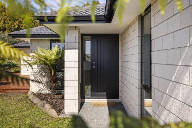 Photo of property in 14 Winspear Place, Omokoroa, 3114