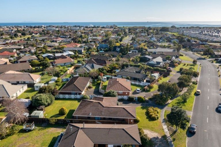 Photo of property in 25 Hibiscus Avenue, Mount Maunganui, 3116