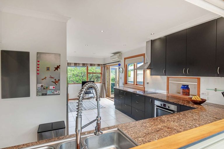 Photo of property in 38 Winston Avenue, Hokowhitu, Palmerston North, 4410