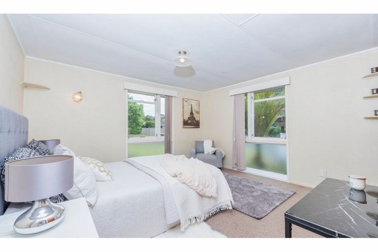 Photo of property in 63 Oreil Avenue, West Harbour, Auckland, 0618
