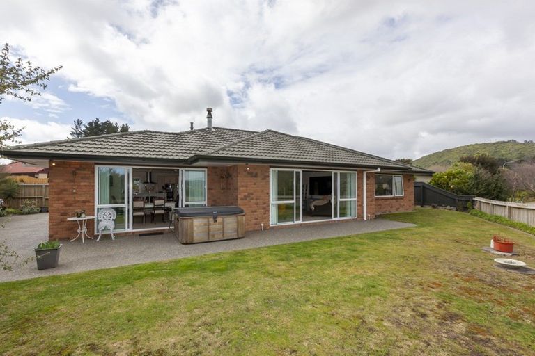 Photo of property in 2 Cascade Way, Paraparaumu, 5032