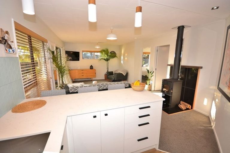 Photo of property in 2 Island View Terrace, Waikanae Beach, Waikanae, 5036