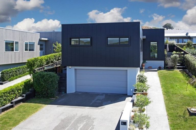 Photo of property in 10 Stockyard Crescent, Pukekohe, 2120