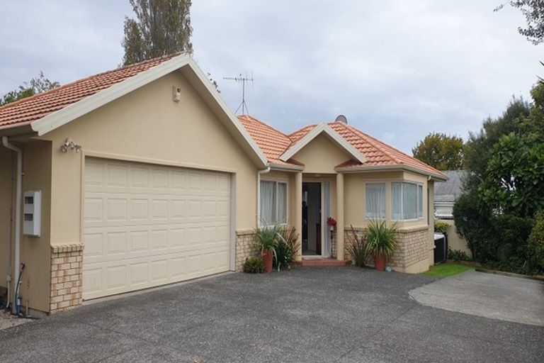 Photo of property in 65a Rimu Street, New Lynn, Auckland, 0600