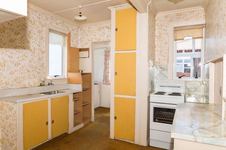 Photo of property in 42 Barraud Street, Dannevirke, 4930