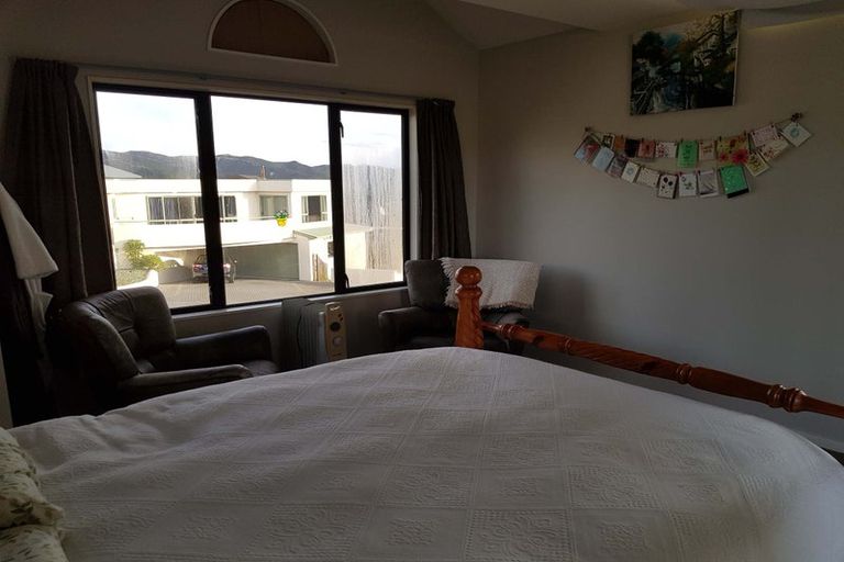 Photo of property in 19 Landsdowne Terrace, Karori, Wellington, 6012