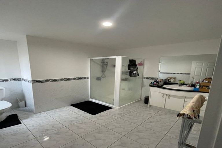 Photo of property in 11 Rosses Place, Pinehill, Auckland, 0632