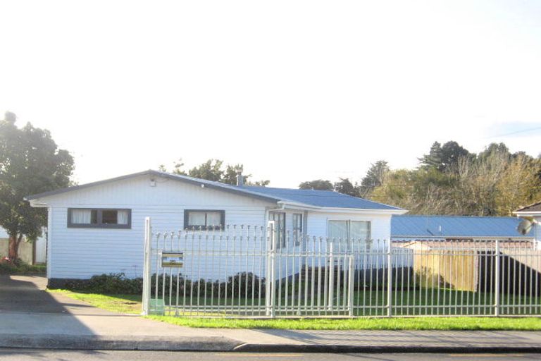 Photo of property in 56 Orams Road, Hillpark, Auckland, 2102