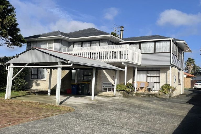 Photo of property in 79 Sturges Road, Henderson, Auckland, 0612