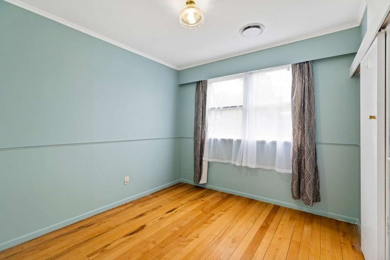 Photo of property in 57 Golf Road, New Lynn, Auckland, 0600