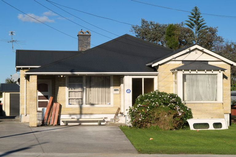 Photo of property in 308 Massey Road, Mangere East, Auckland, 2024