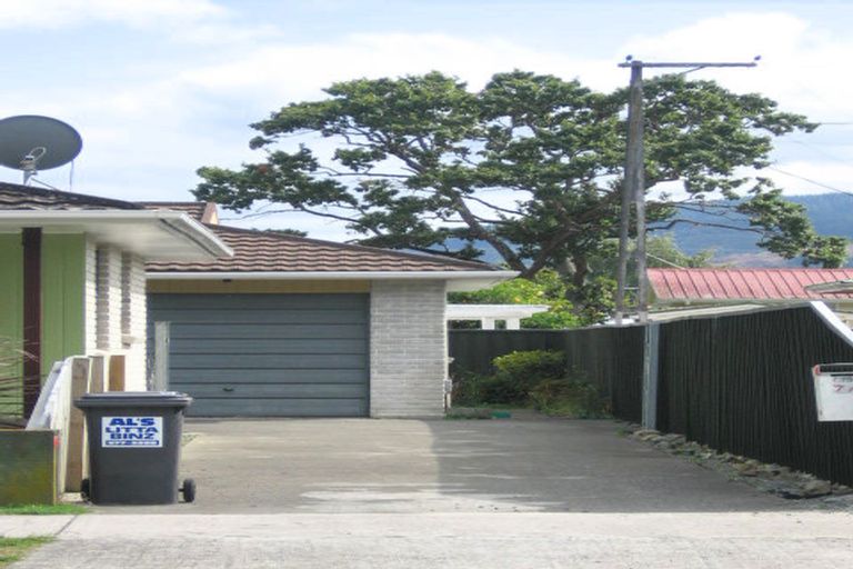 Photo of property in 2/7 Lane Street, Wallaceville, Upper Hutt, 5018