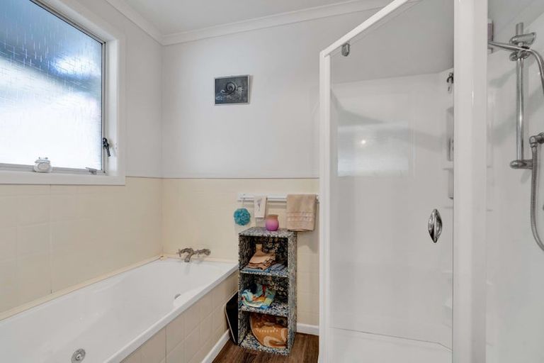 Photo of property in 22 Waiwera Place, Merrilands, New Plymouth, 4312