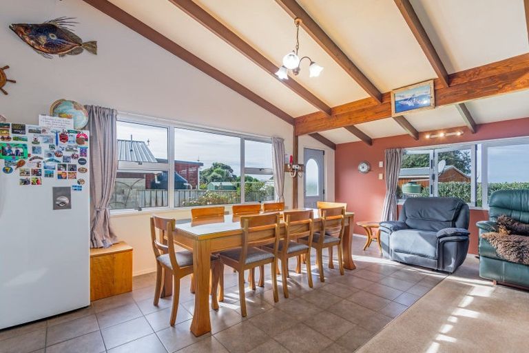 Photo of property in 69 Akitio Esplanade, Akitio, Pongaroa, 4991