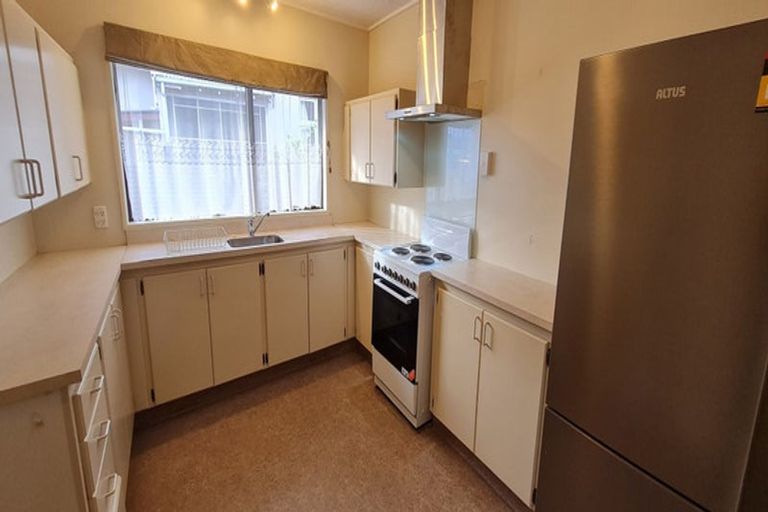 Photo of property in 11a Royal Crescent, Saint Kilda, Dunedin, 9012