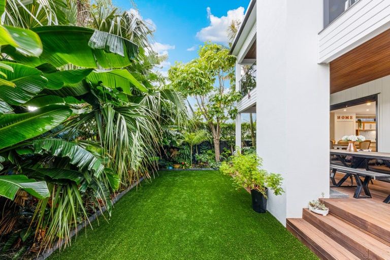 Photo of property in 46 St Michaels Avenue, Point Chevalier, Auckland, 1022