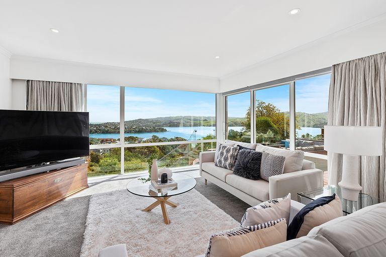 Photo of property in 5 Compass Way, Whitby, Porirua, 5024