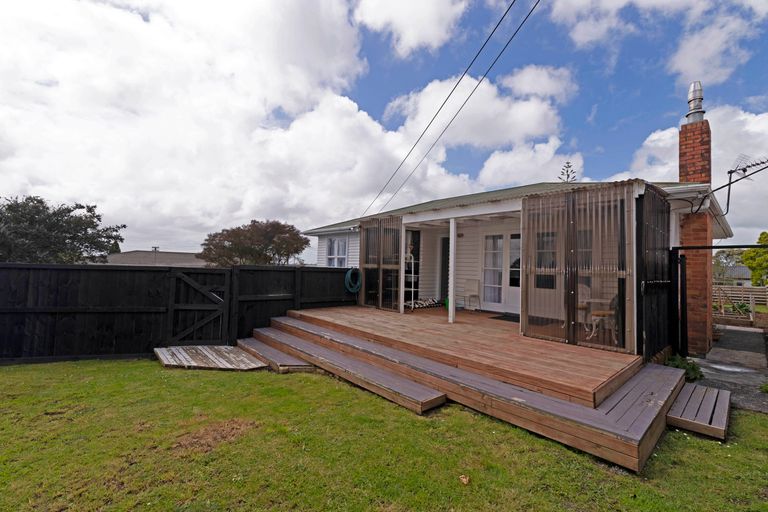 Photo of property in 76 Forest Hill Road, Henderson, Auckland, 0612