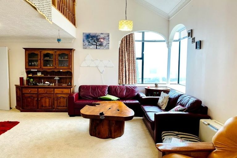 Photo of property in 69 Woodhouse Avenue, Karori, Wellington, 6012